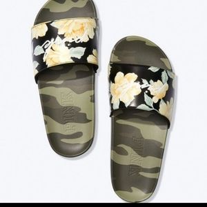 VS PINK Slip On/Slides